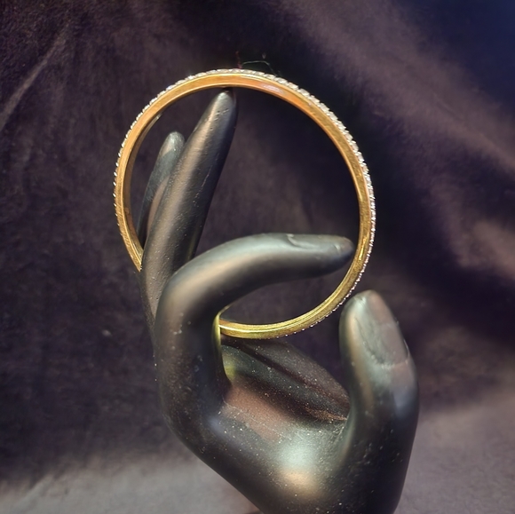 SWARVOSKI CRYSTAL BANGLE - Picture 2 of 5